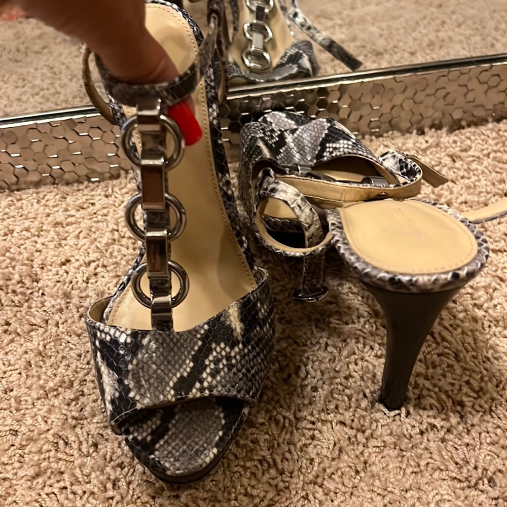 Michael kors animal print peep toe heels size 7.5 ankle strap